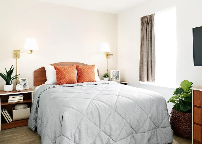 Hotel Intown Extended Chicago Il -