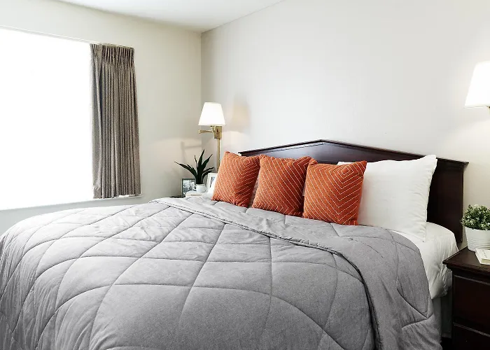 Hotel Intown Extended Chicago Il -